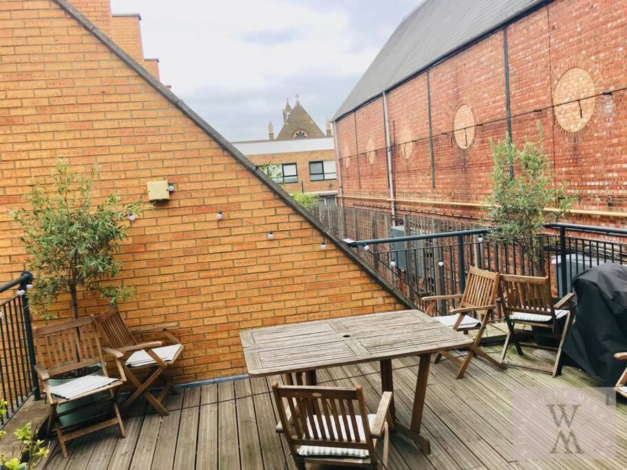 Spacious Mews Apartment, Clapham ロンドン エクステリア 写真