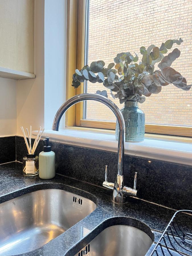 Spacious Mews Apartment, Clapham ロンドン エクステリア 写真