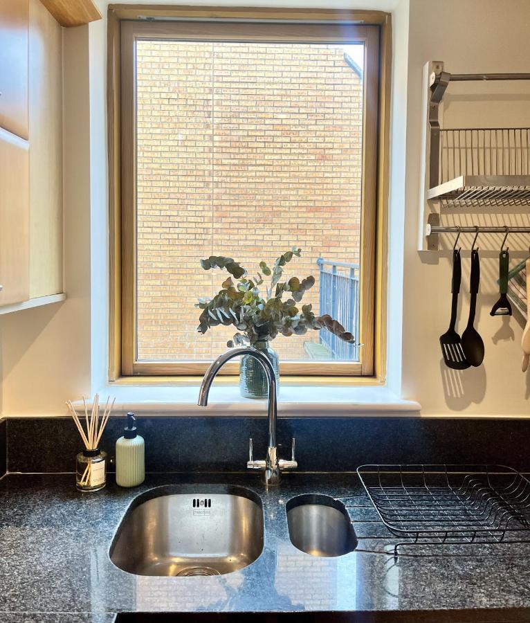 Spacious Mews Apartment, Clapham ロンドン エクステリア 写真